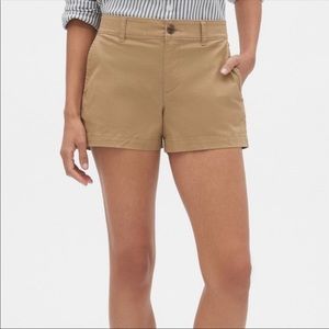 Gap Summer Khaki Short